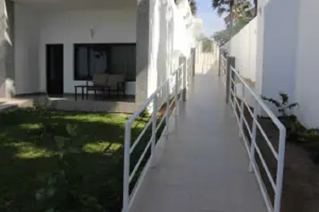 wheelchair-access-gambia-hotel